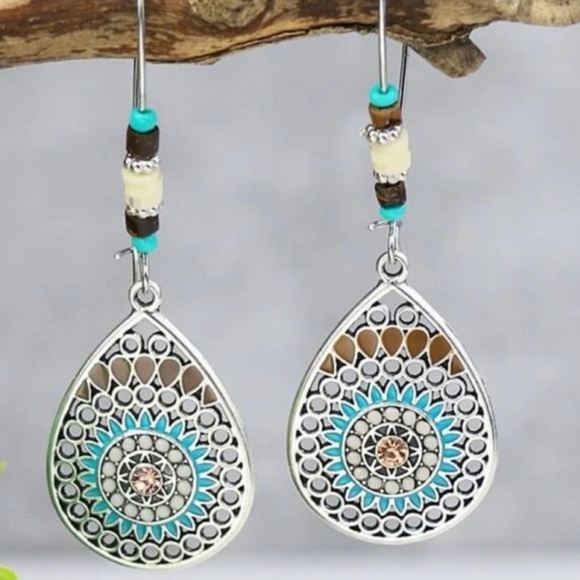 NEW Boho Beaded Teardrop Shape Pierced Earrings Drop Silver Tone - Picture 1 of 6